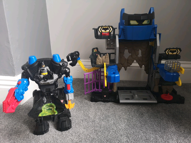 imaginext dc super friends robo batcave